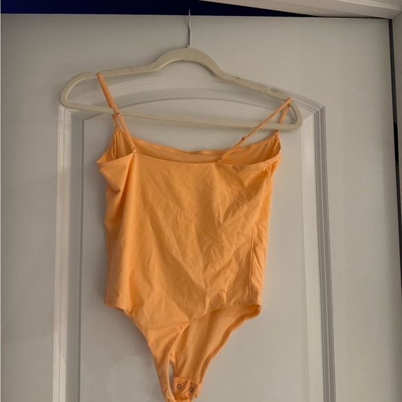 Skims Fits Everybody Cami Bodysuit size large - Picture 2 of 5